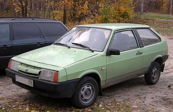 ВАЗ-2108 спереди