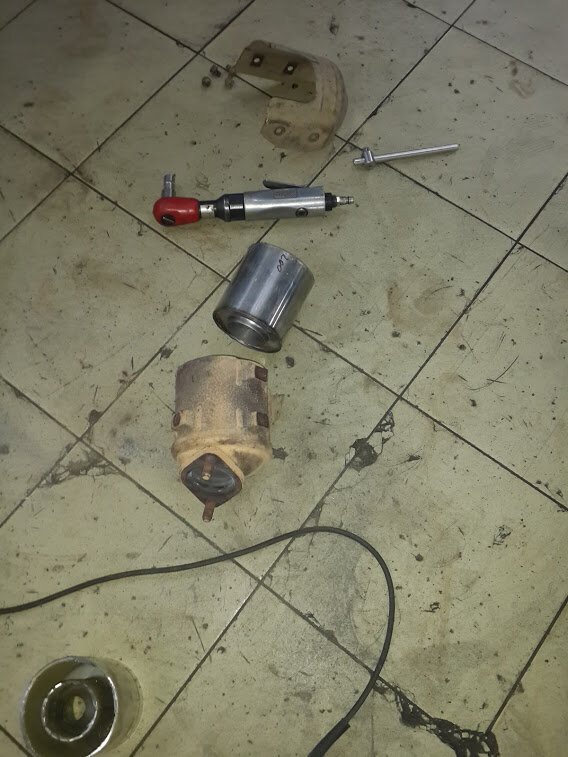 Личное фото замена катализатора  на пламегаситель