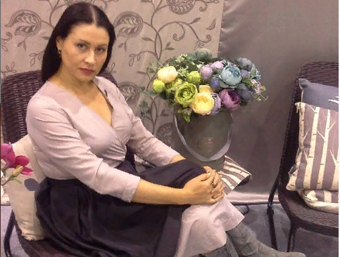 я в шелковом платье