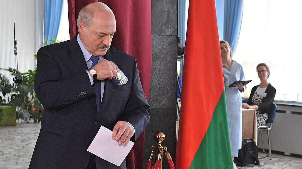 Россияне наблюдают за происходящим в Белоруссии «вполглаза». Наши соотечественники считают, что уровень поддержки Лукашенко немного снизился, но его победа над протестующими не вызывает сомнений.