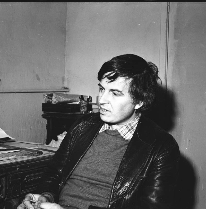 Игорь Макаревич в мастерской, 1982.
