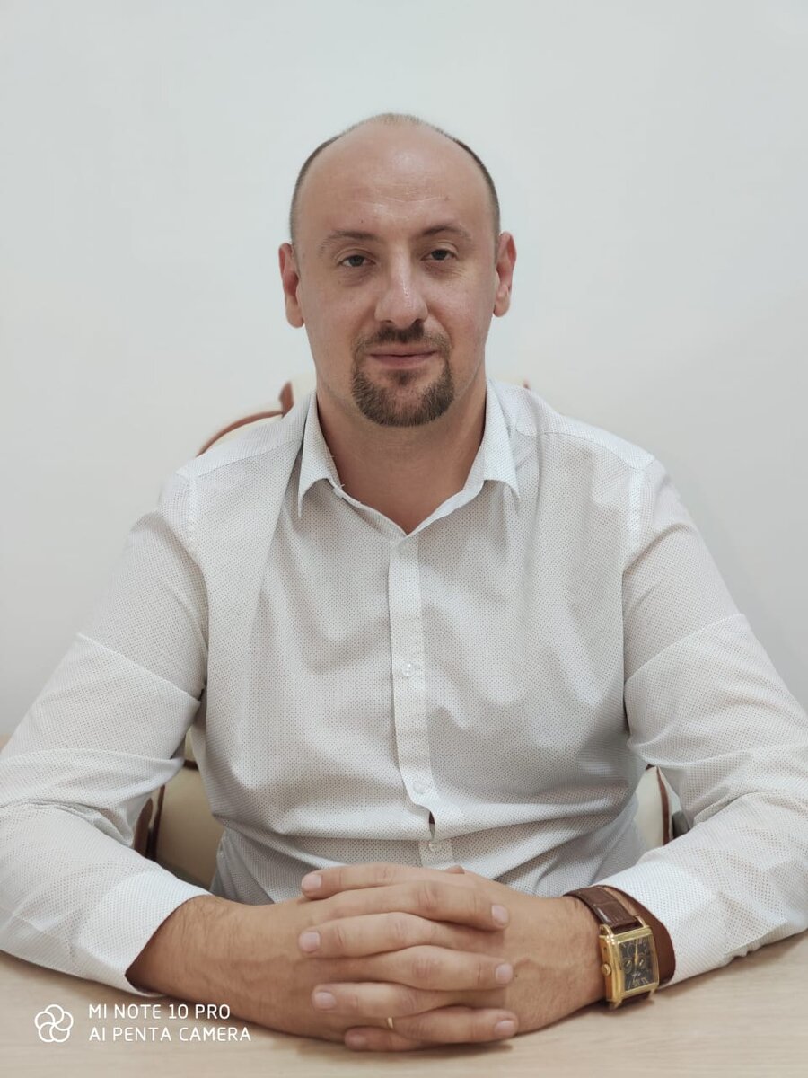 Я - Денис Данилов - руководитель юридического центра "Защитник" и юрист со стажем. Если у вас есть вопросы, обращайтесь.
