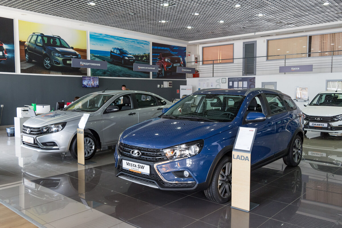 Новый Ларгус получит дизайн передней части в стиле Lada X-ray. Официальных фото пока что нет.