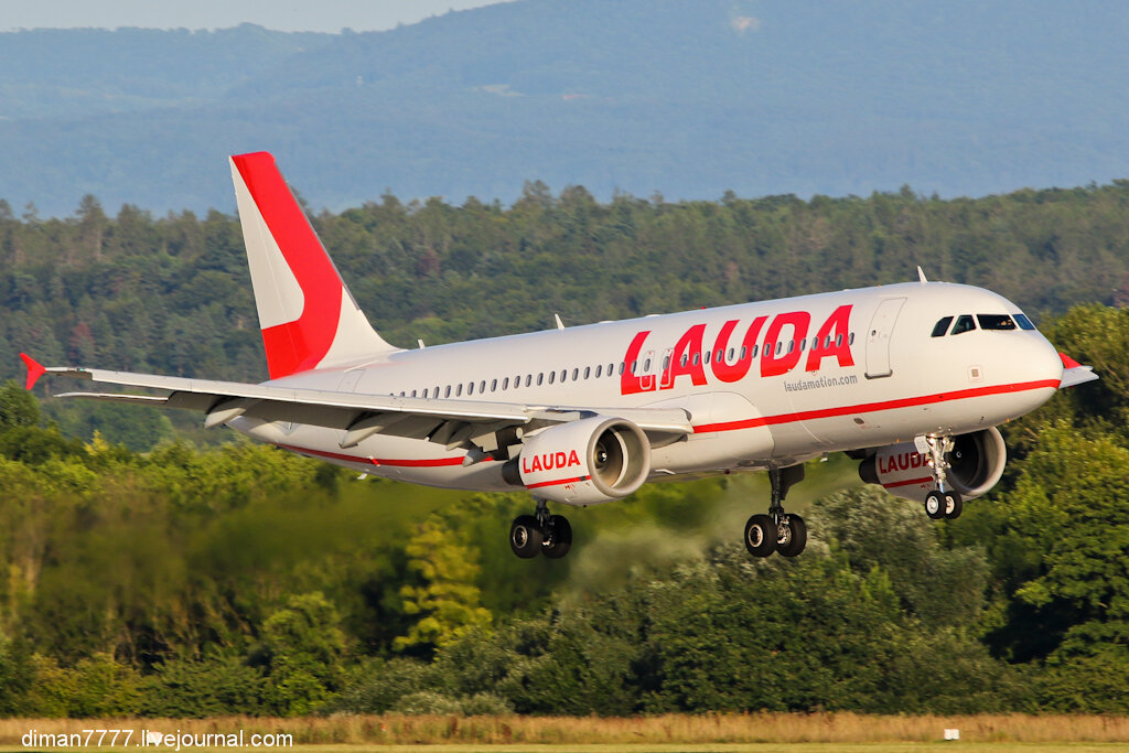 Самолеты LaudaMotion ещё можно встретить в аэропортах Германии, сейчас они летают под именем Ryanair.
LaudaMotion / Airbus A320-214 / OE-LOS 
