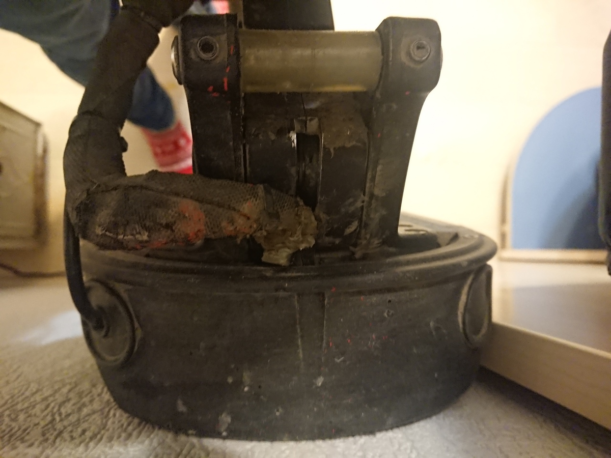 Вот тот самый самокат и его вид тут, конечно, не очень. 