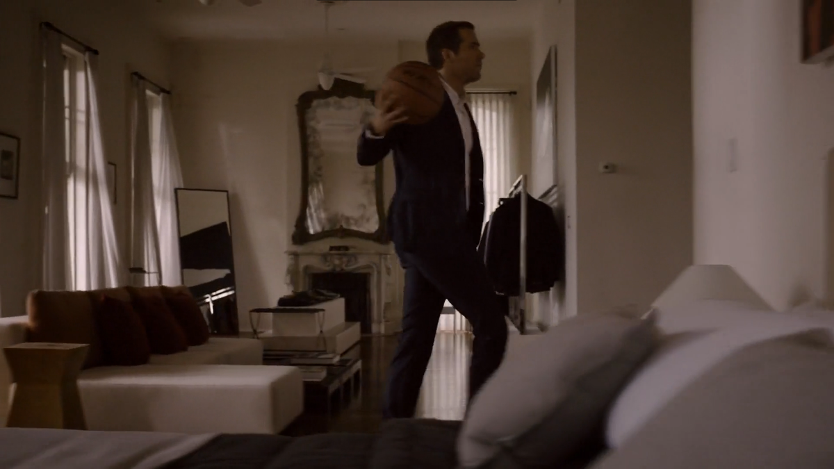 Кадр из фильма "Вне/себя" 2015 (Демиан *играет*)