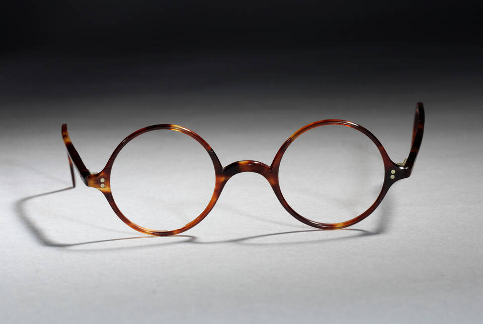 Круглые очки всегда были в тренде! В том числе и в 1930-е годы. 