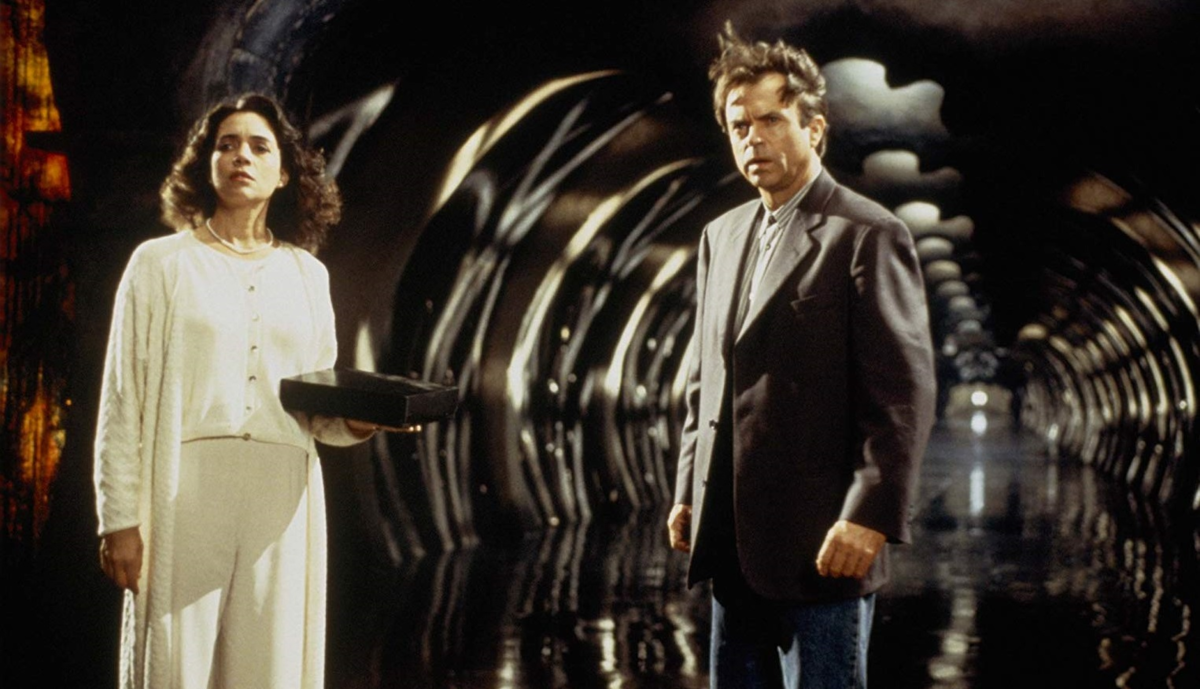 Кадр из фильма "В пасти безумия"