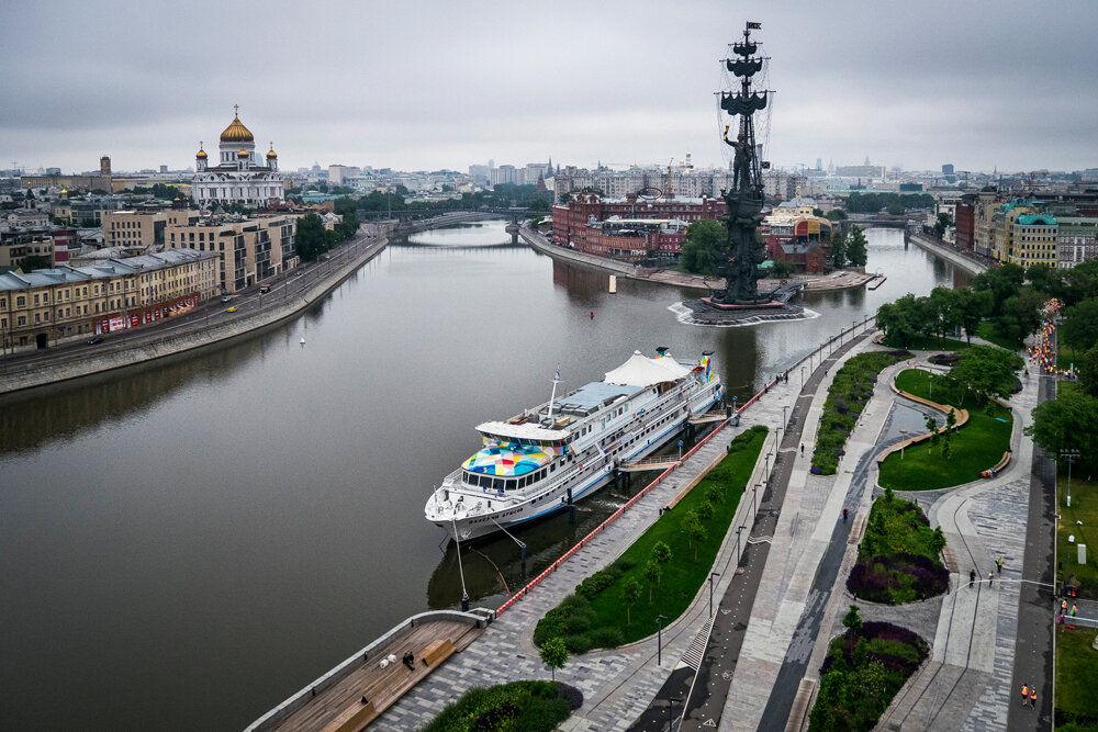 Большая река в москве. Реки Москвы. Москва река в Москве. Moscow Reka река. Москва река достопримечательности.
