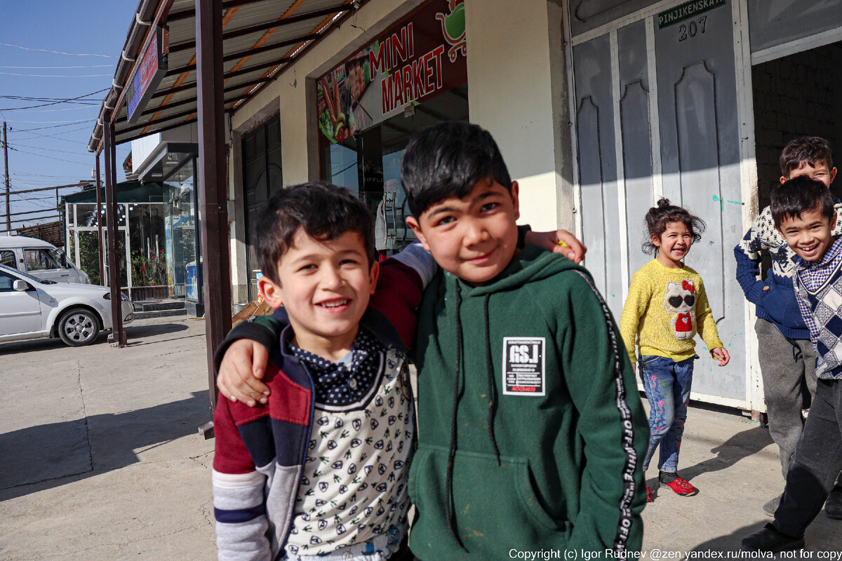 Узбекские дети в Арсланбоба, Кыргызстана