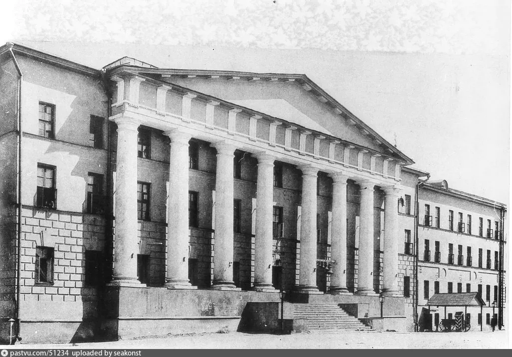 Покровские казармы, 1900 - 1904 г. Автор: Карл Фишер. Источник: архив ЦИГИ.