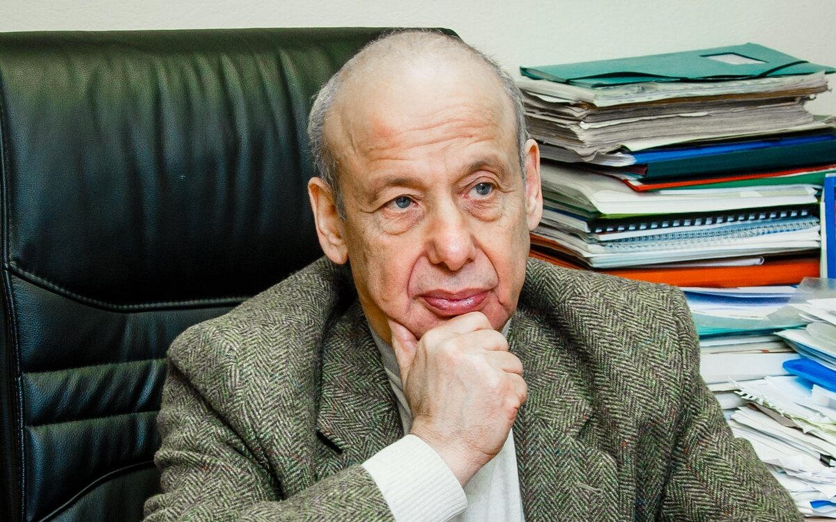 Александр Асмолов