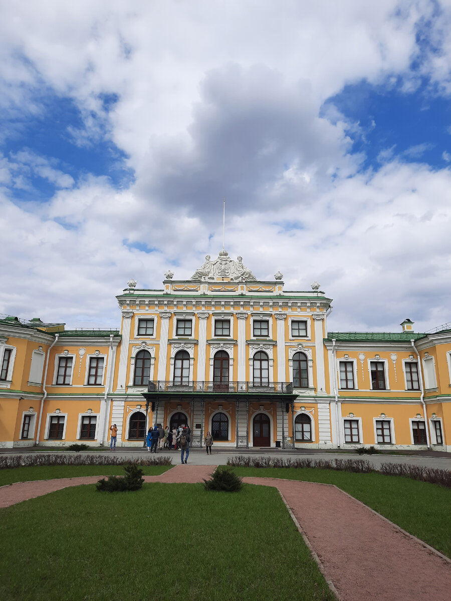 Императорский дворец