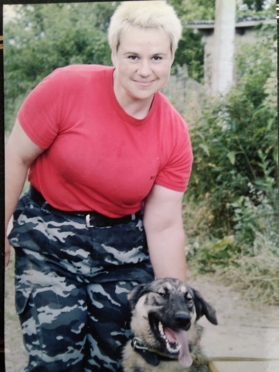 Фото автора. Я со своей собакой Хайди. 