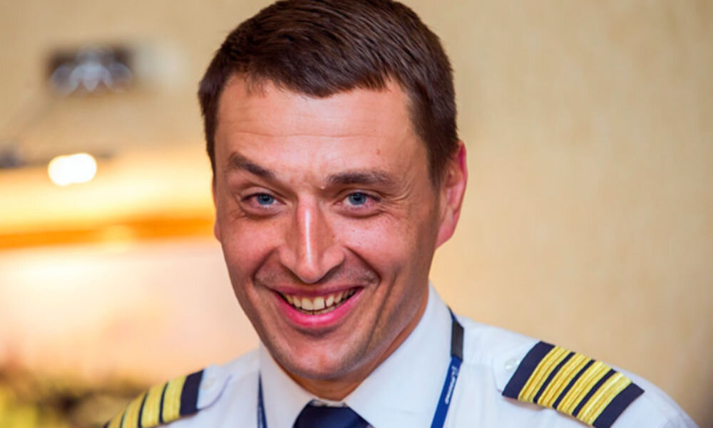 Истинный сын своего отца, он не подвёл, продолжил лётную династию. Фото из открытых источников.