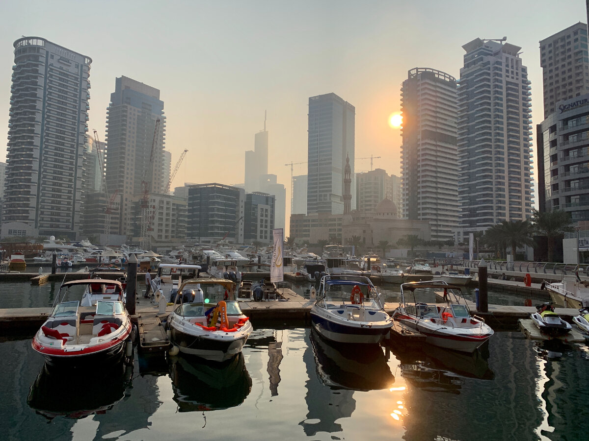 К сожалению, прохлады в летний период нет в Дубае даже ранним утром