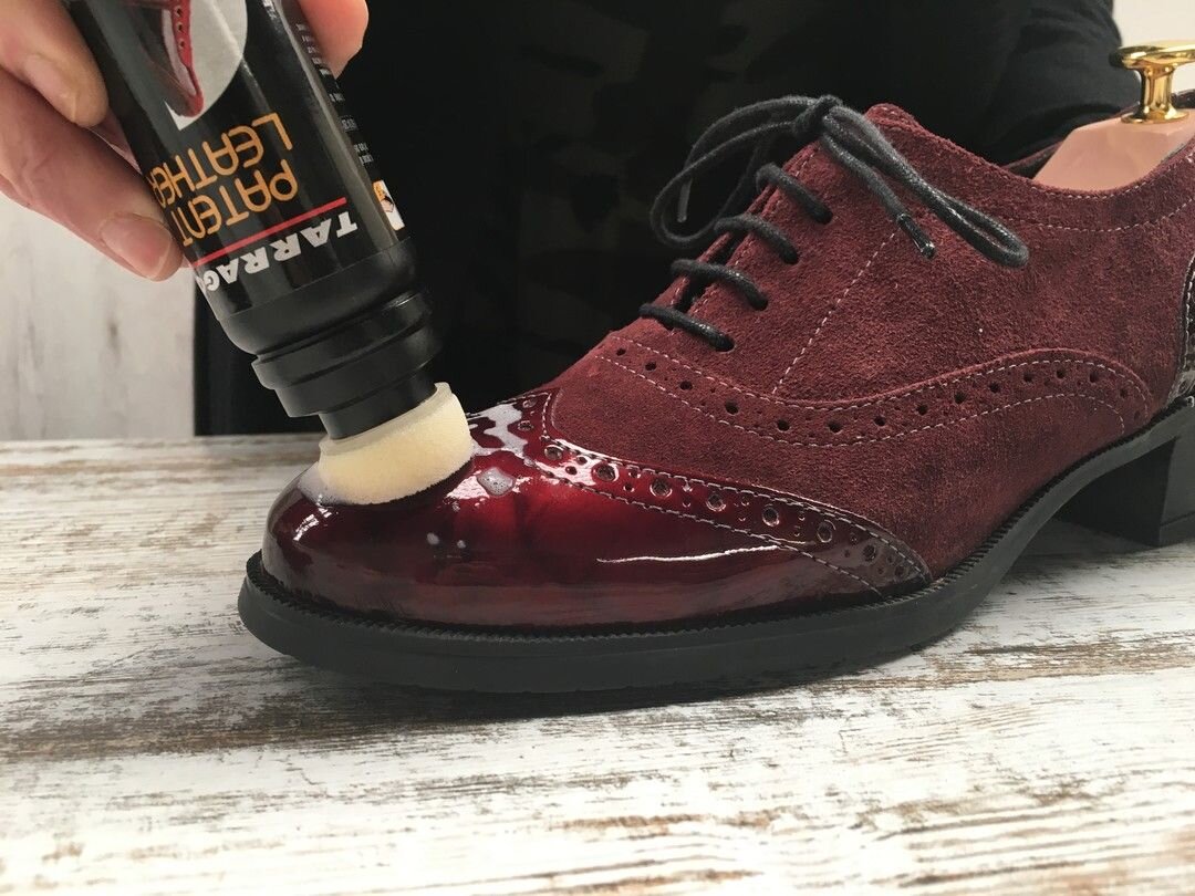 Запах обувь купить. Tarrago Patent Leather. Полированная кожа обувь. Ботинки кожаные лак. Лакировка обуви.