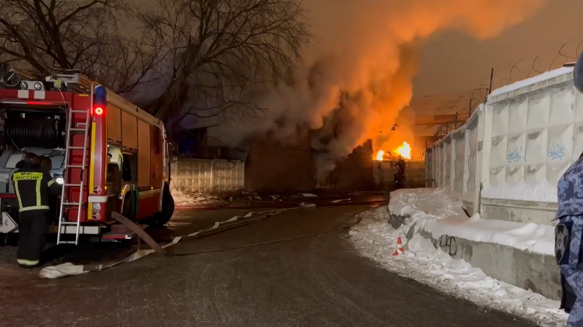    Боролись с ЧП 110 спасателей