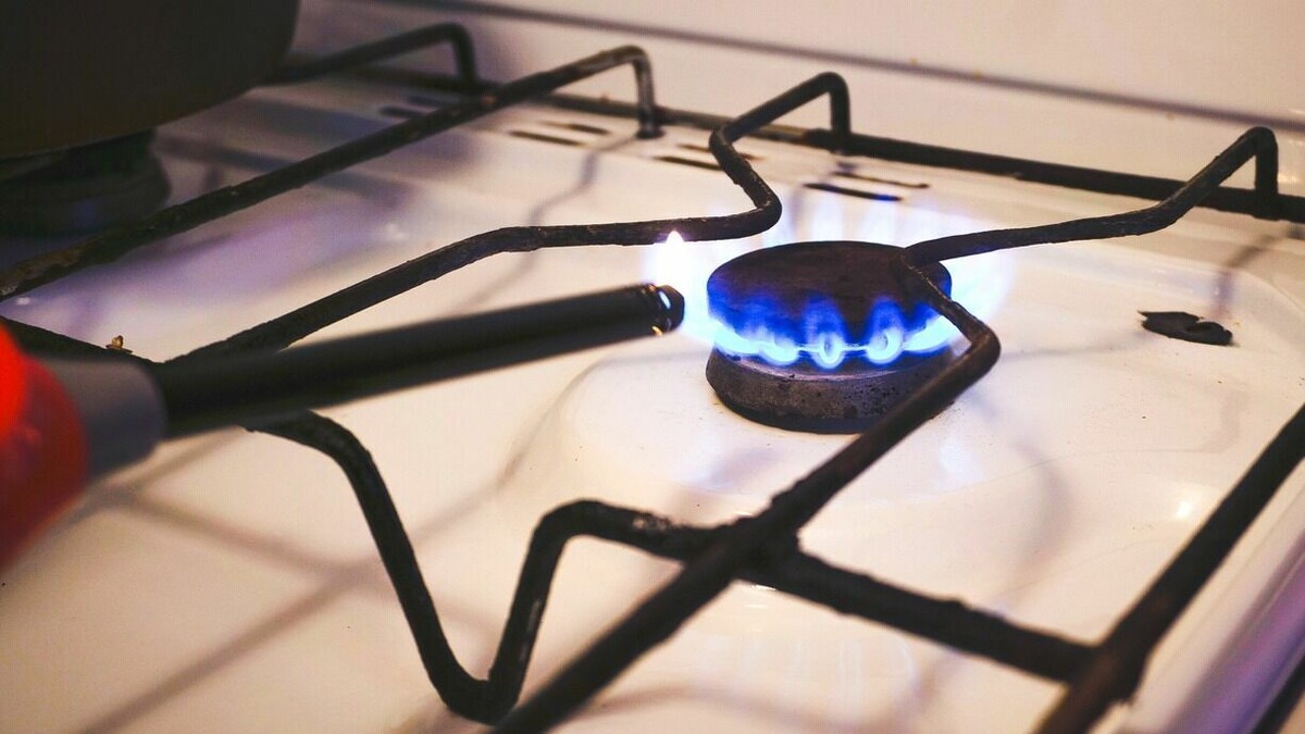     Житель Учалов получил ожоги после того, как при подводе газа загорелась газовоздушная смесь, сообщили в пресс-службе МЧС по Башкирии 21 ноября.