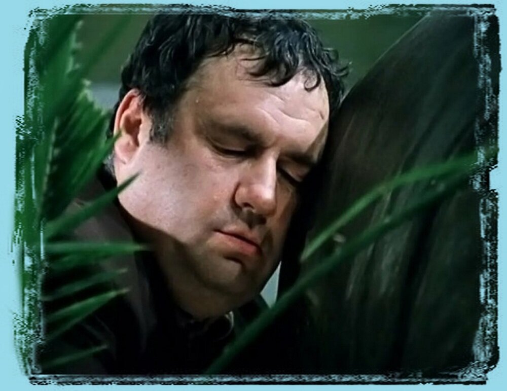 Я рекомендую смотреть этот фильм вот так - "спя")))