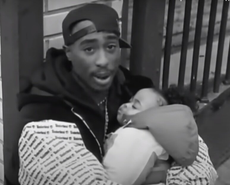 Тупак Шакур. Принтскрин клипа Brenda's got a baby.