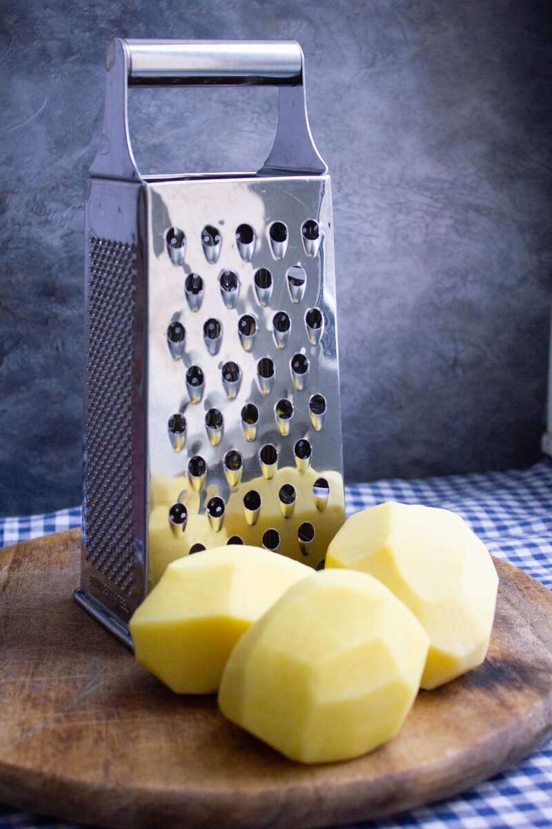 Вот такую тёрку я использую для драников