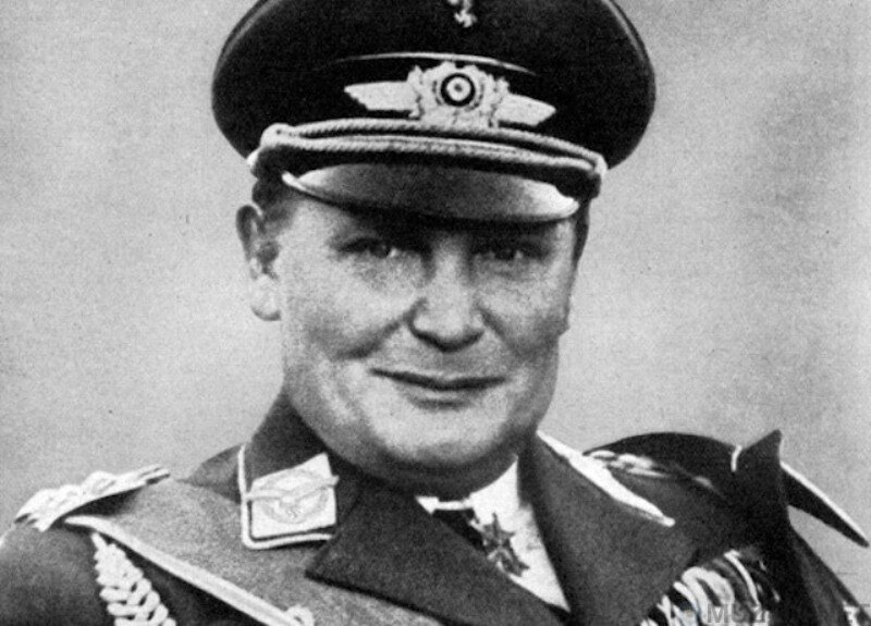 Герман Вильгельм Геринг, политический, государственный и военный деятель нацистской Германии, рейхсминистр авиации, рейхсмаршал Великогерманского рейха. 