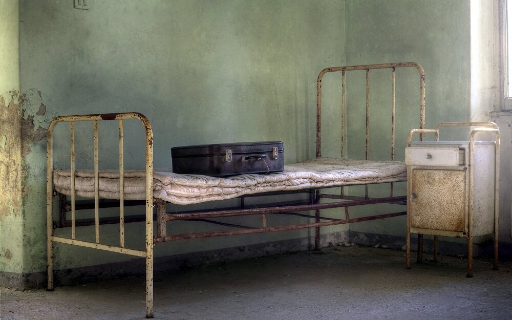 Старые кровати