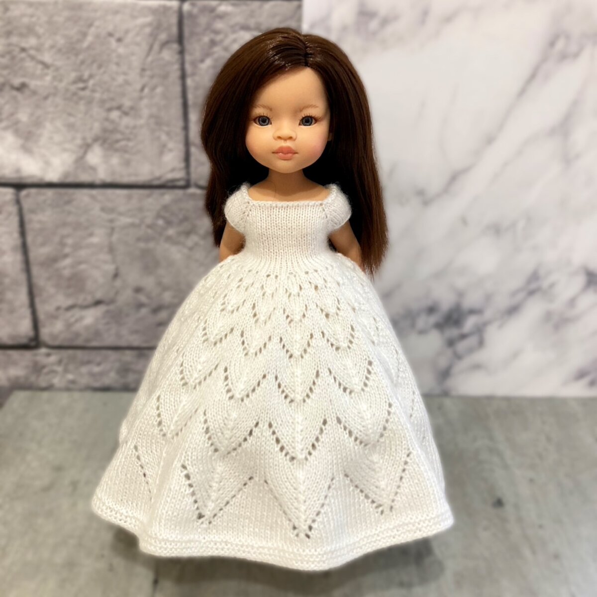 Платье вязаное спицами для куклы Paola Reina. Мастер-класс.