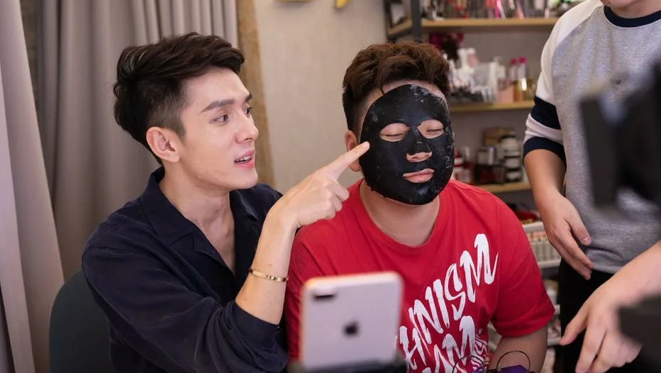 Китаец стрим. Китайские стримы. Стримы в китае. Китаец стрим. Русский стример в китае.