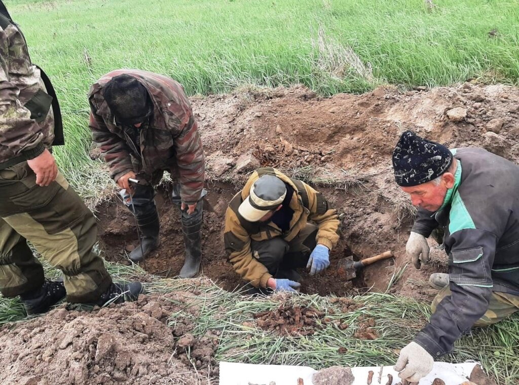 Тверского красноармейца обнаружили брянские поисковики, теперь они ищут его родню