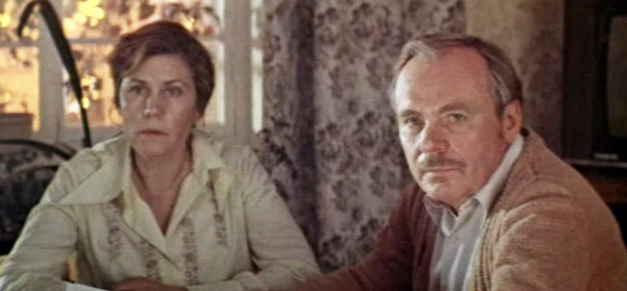 Алевтина Румянцева и Николай Пастухов в фильме "День свадьбы придется уточнить"