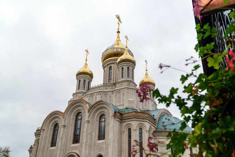 В честь воскресения. Храм Сретения Владимирской иконы Божией матери. Московский Сретенский храм в честь Воскресения. Храм Владимирской Оранской иконы Божией матери Нижний Новгород.