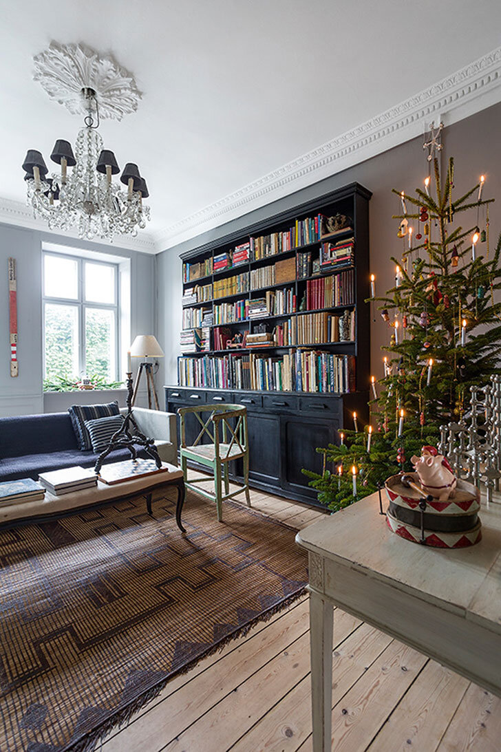 Для датского декоратора и телеведущего Shane Brox Рождество это не только душевный семейный праздник, но и любимое время в его творческой деятельности — в этот период он часто оформляет декорации для-2