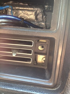   Практически каждый водитель ВАЗа 2107(семерки), мечтает поменять приборную панель, из-за того, что она слишком тусклая, простая и однообразная.-2