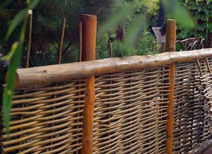 Забор из прутьев своими руками: как сделать плетеный забор из веток - Good Zabor
