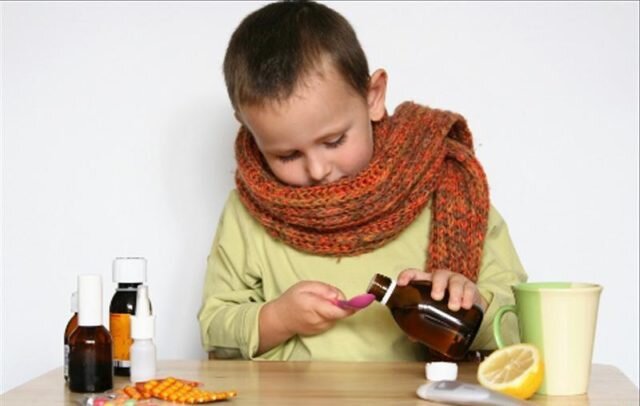 Как лечить кашель у ребенка правильно