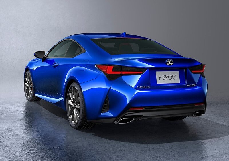 Новый Lexus RC 2019 модельного года (вид сзади)