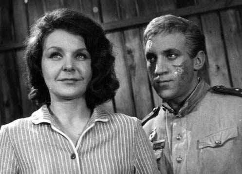 кадр из фильма "Я родом из детства"