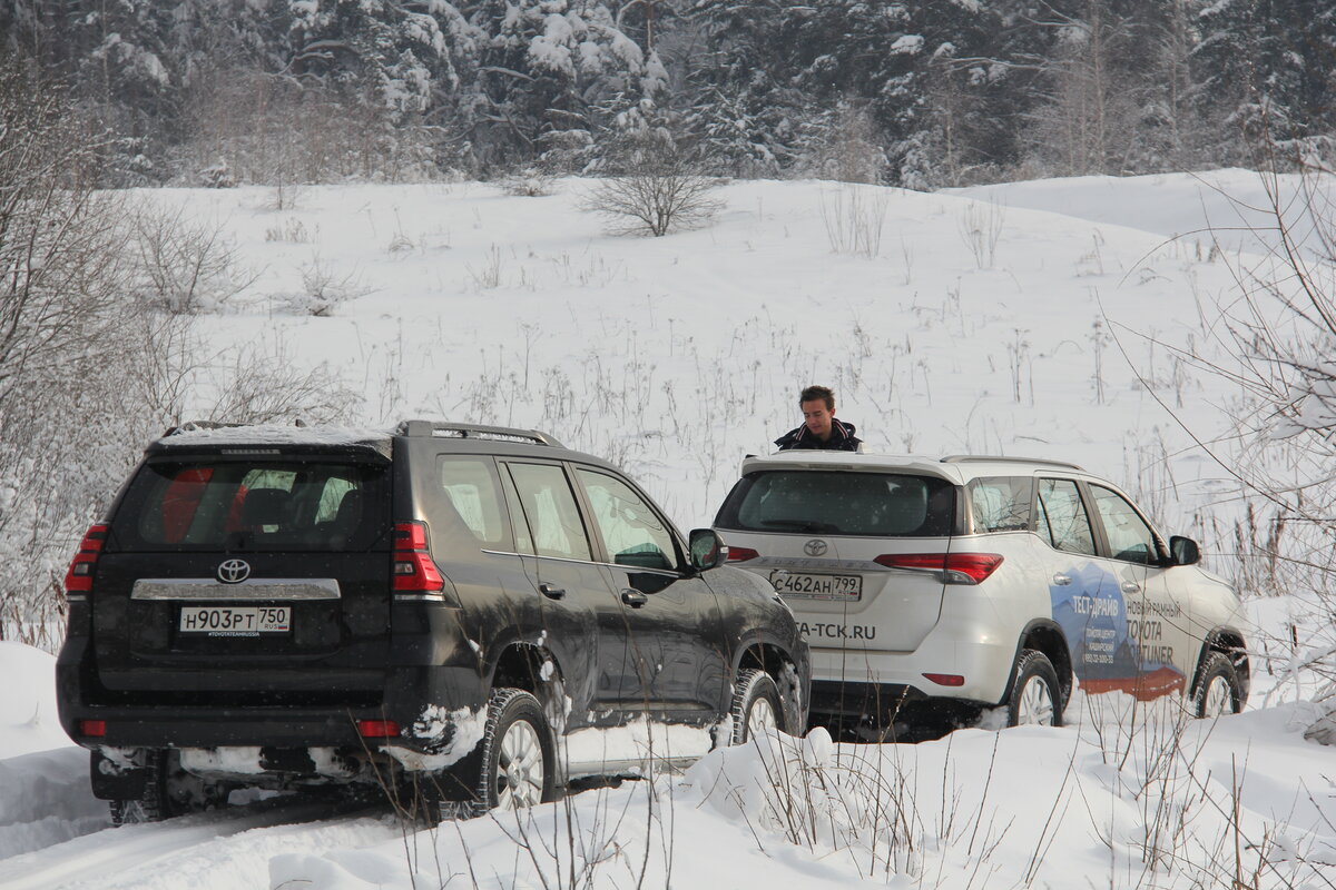Ленд Крузер Прадо - Тойота Фортунер: кто первый в бой? | AUTOMPS | Дзен