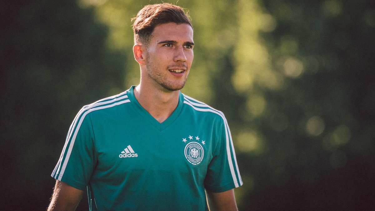 Леон Горецка. Goretzka футболист. Горецка сборная Германии. Леон Горецка немецкий футболист.