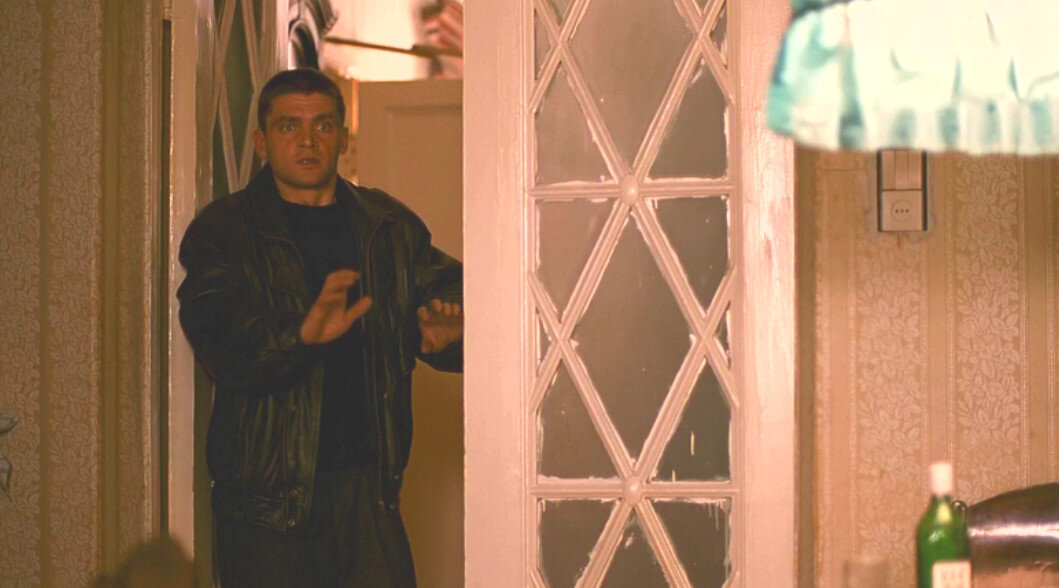 Кадр из фильма "Брат"                   