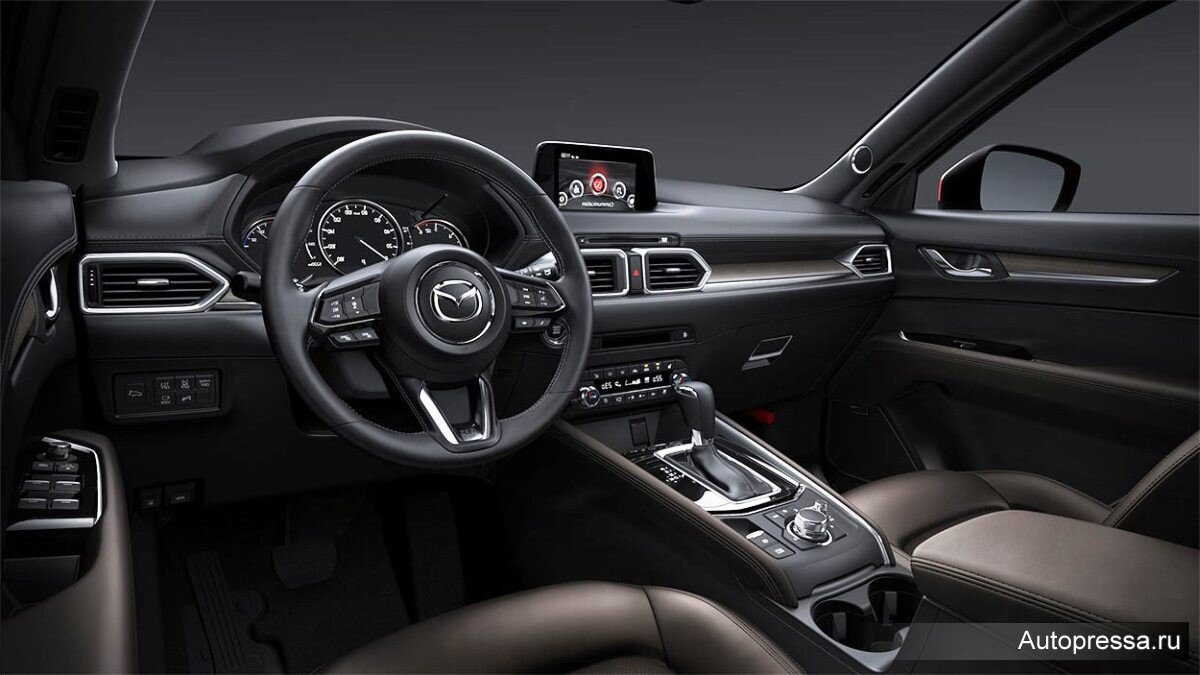 Ожидается, что базовое оснащение будет со стандартными функциями, такими  как 17-дюймовые диски, 7-дюймовый планшет, аудиосистема с 4 динамиками,  Blueooth, камеры заднего вида, светодиодные фары. СХ-5 оборудуется  несколькими системами безопасности, предупреждением столкновения и  смягчение ударов при столкновении, предупреждение о перекрестном  движении. За доплату устанавливается пакет Activesence (предупреждение о  выезде на встречную полосу, помощь в удержании своей полосы,  модернизированное предупреждение о столкновении, распознание дорожных  знаков), автоматическое включение света дальних фар, противотуманные  фары Сид, 19-дюймовые колеса, регулируемое сидения водителя с функцией  памяти, отделка вех сидений кожаная, кламат-конроль для двух зон,  аудиосистема оборудуется 6 динамиками. спутниковое радио и люк на крыше.  