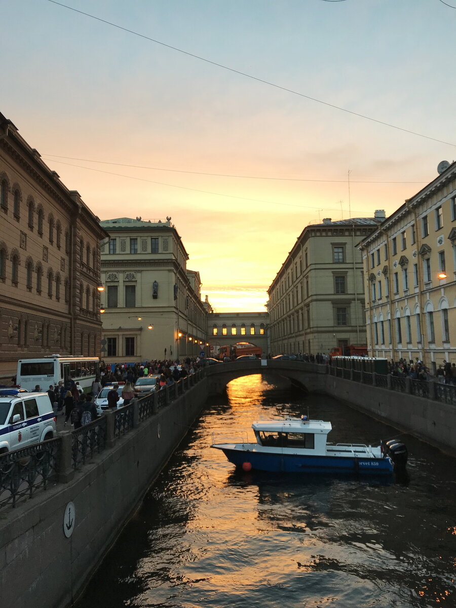 Не мешают ли Белые Ночи в Санкт-Петербурге спать? | Море впечатлений | Дзен