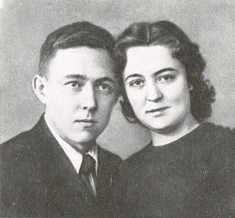 Н.Решетовская и А.И.Солженицын в студенческие годы