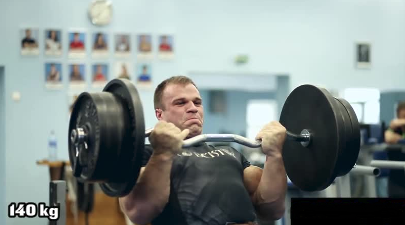 После феноменальной победы над Ларратом в топ-8, Ден попадет в больницу, где ему проводят операцию и он теряет свою форму. До недавнего времени мы еще не были уверены, будет ли он вообще выступать и бороться. Но по слухам, скорее всего он вернется в арм и уже в 2019 году начнет выступать и готовиться. Раньше у Дена не было достойных по силе соперников, ведь он просто катком проехался по хайпажору Девону Ларрату и разнес его в щепки. 