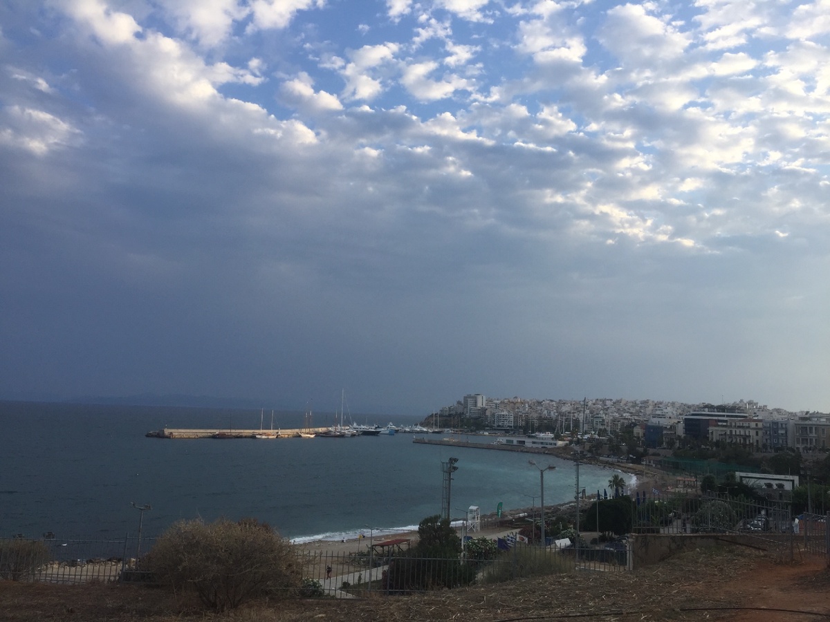 Г. Афины, недалеко от порта 