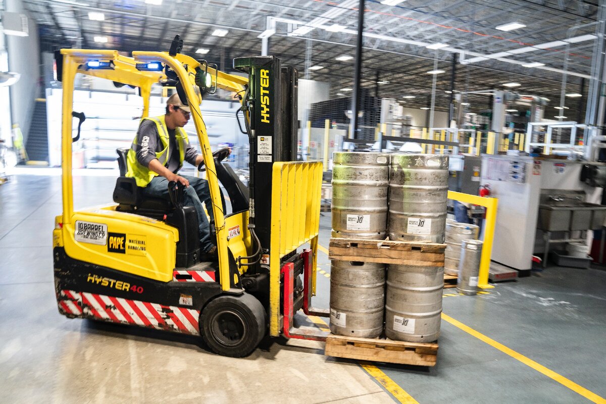 https://www.pexels.com/photo/person-driving-yellow-forklift-126733