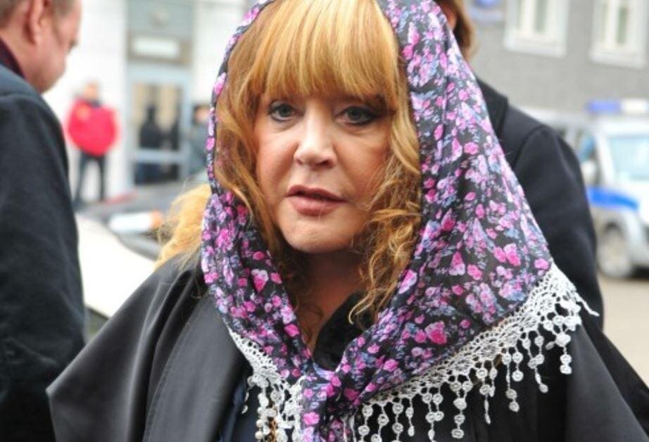 Не дадим ограбить старушек!