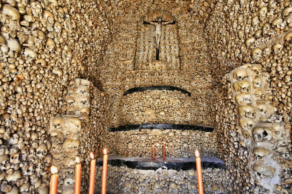 Церковь из костей фото